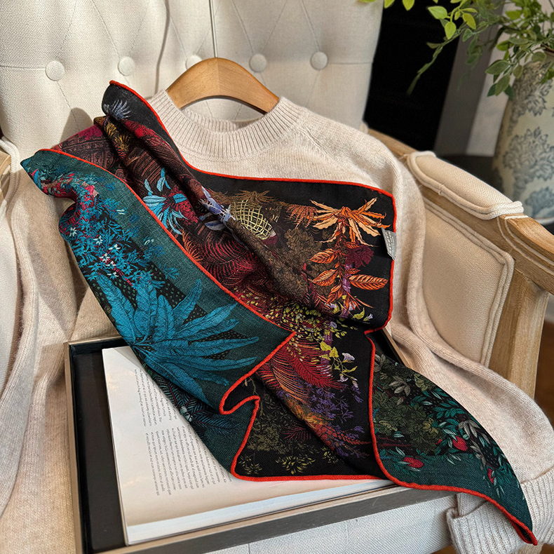 Double Faced Printed Scarf Lux - Winter Clothing Hong Kong recension och pris